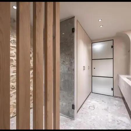Apollonos 28 Luxury Suites-3